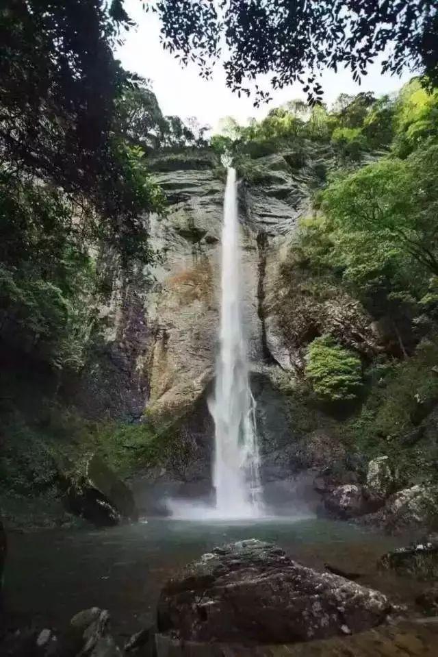 对于不少家里有娃的家庭来说换季就像“魔咒”，怎么给娃穿衣才是正确的？